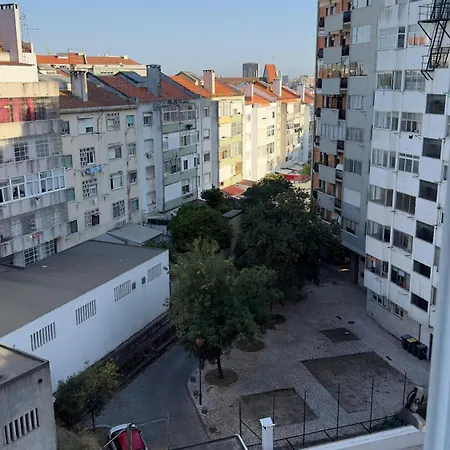 Alvalade Apartment *