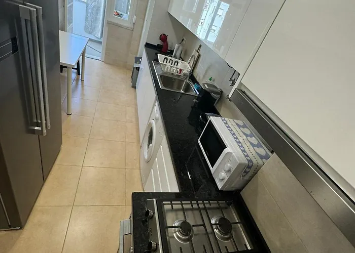 Alvalade Apartment *